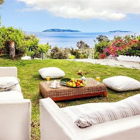 Irida Aegean View, Philian And