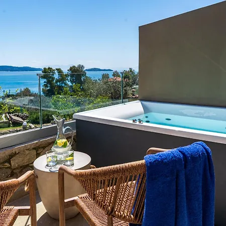 Irida Aegean View, Philian And メガリ・アモス