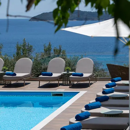 Irida Aegean View, Philian And