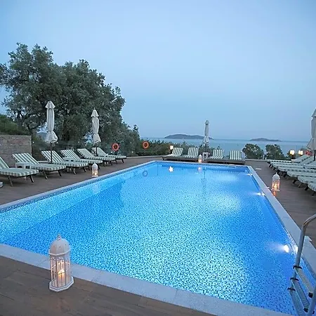 Irida Aegean View, Philian And