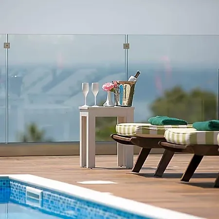 Irida Aegean View, Philian And 메갈리 아모스