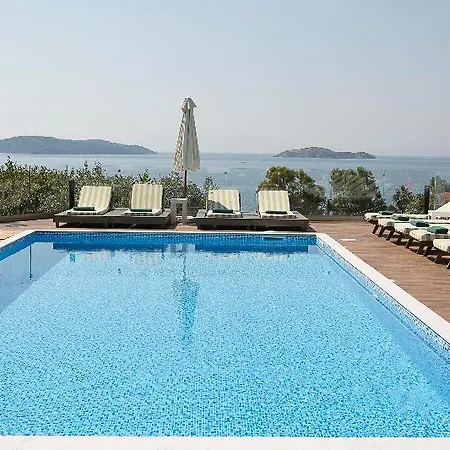Irida Aegean View, Philian And *