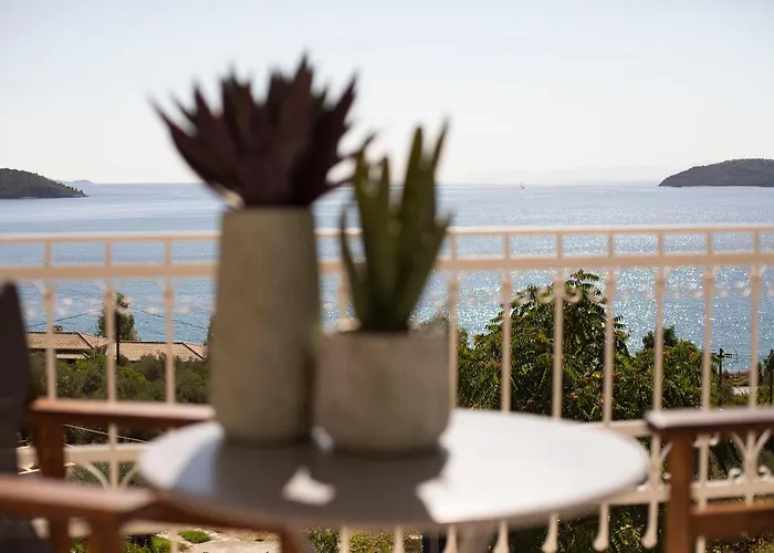 Irida Aegean View, Philian And * メガリ・アモス