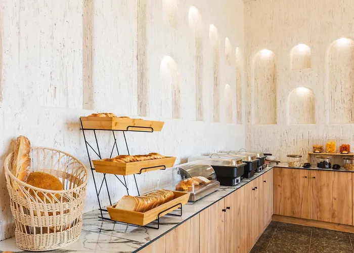 Irida Aegean View, Philian And