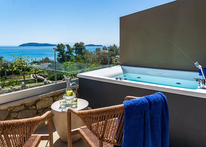 Irida Aegean View, Philian And メガリ・アモス