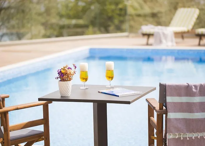 Irida Aegean View, Philian And