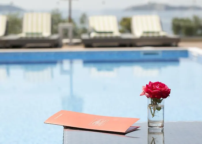 Irida Aegean View, Philian And