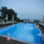 Irida Aegean View, Philian And Apartment Megali Ammos (Skiathos)