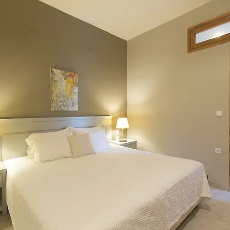 Irida Aegean View, Philian And